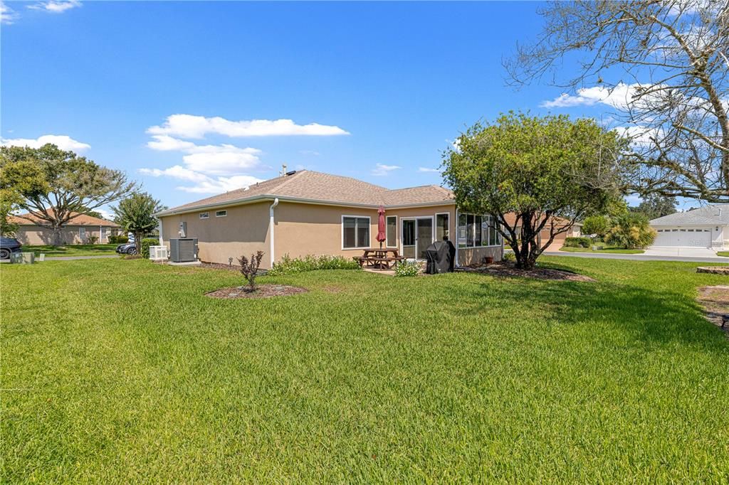 For Sale: $338,800 (2 beds, 2 baths, 1699 Square Feet)