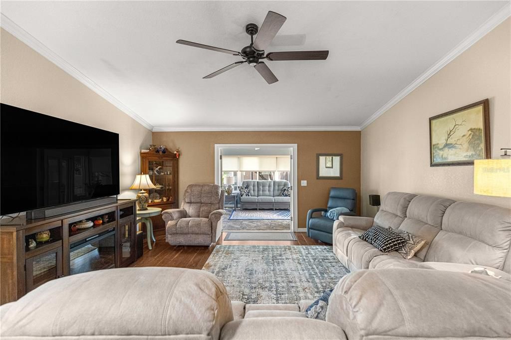 For Sale: $338,800 (2 beds, 2 baths, 1699 Square Feet)
