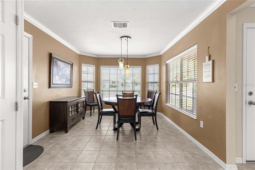 For Sale: $338,800 (2 beds, 2 baths, 1699 Square Feet)