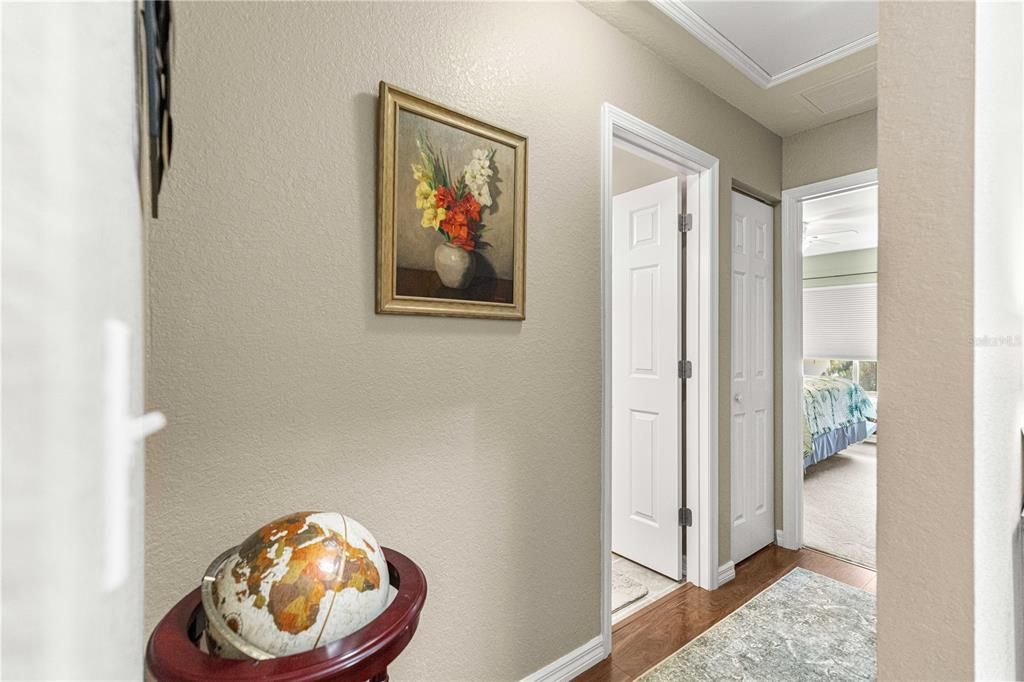 For Sale: $338,800 (2 beds, 2 baths, 1699 Square Feet)
