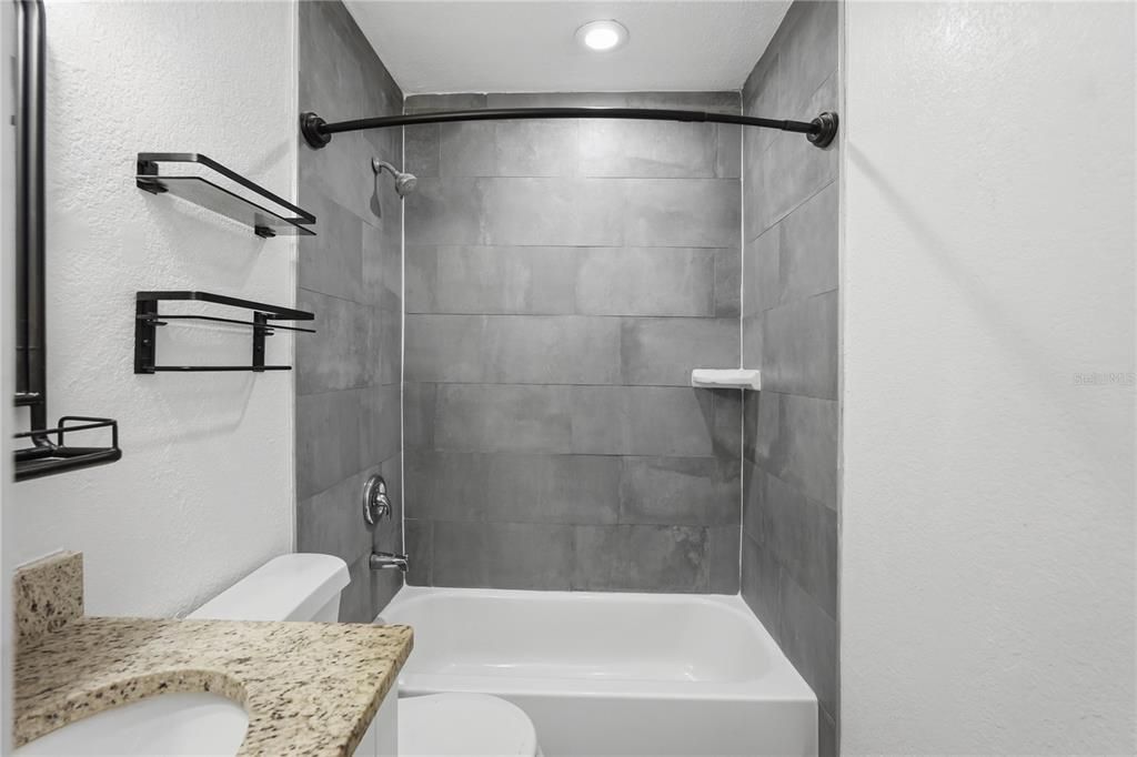 En Venta: $399,900 (3 camas, 2 baños, 1257 Pies cuadrados)