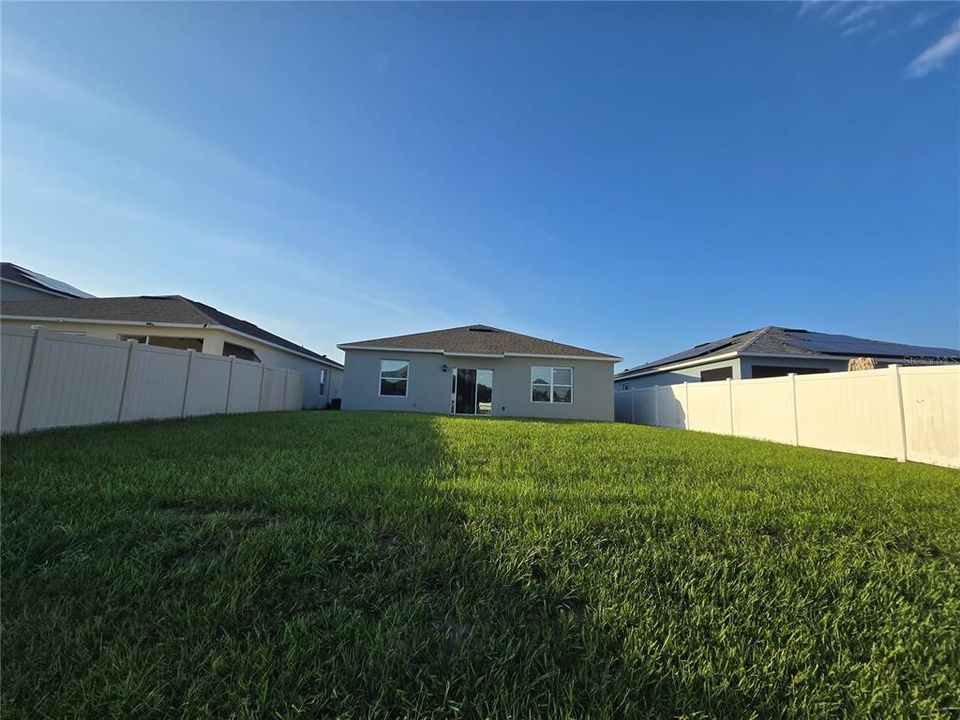 For Rent: $1,850 (3 beds, 2 baths, 1405 Square Feet)