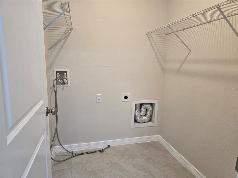 For Rent: $1,850 (3 beds, 2 baths, 1405 Square Feet)