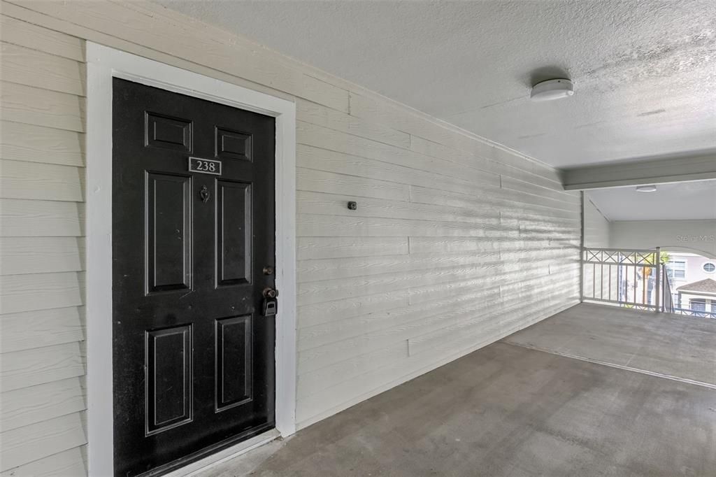 For Rent: $1,370 (1 beds, 1 baths, 650 Square Feet)