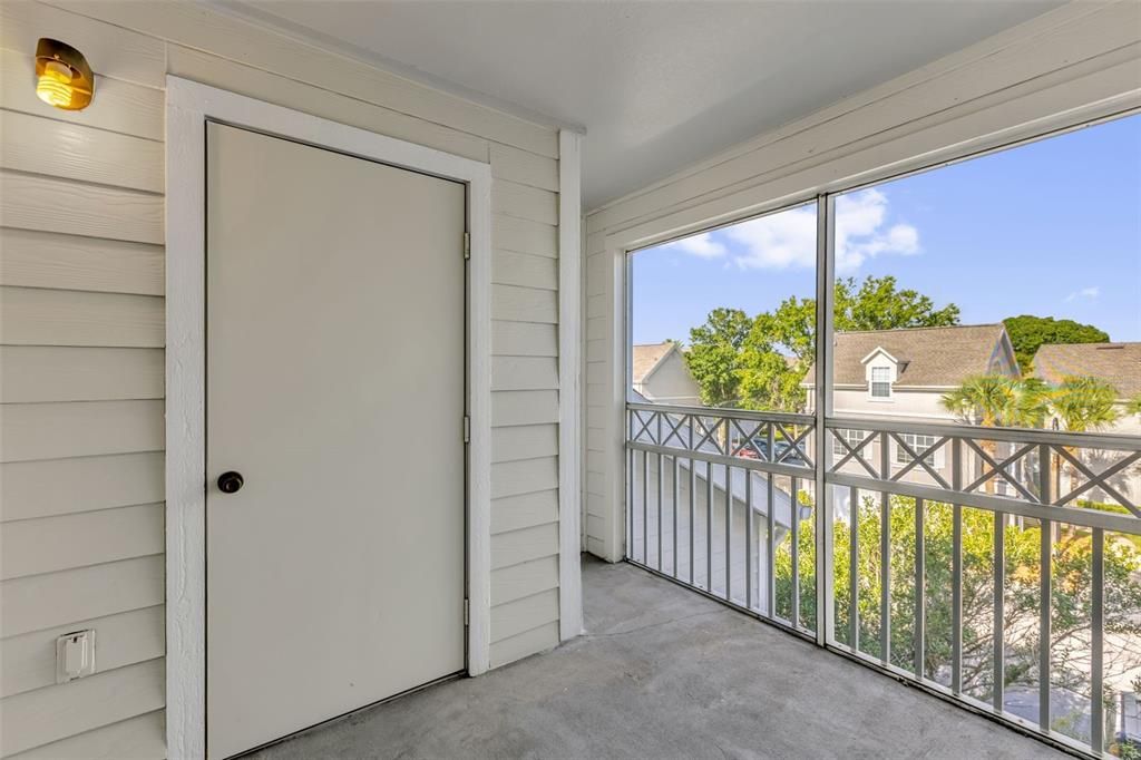 For Rent: $1,370 (1 beds, 1 baths, 650 Square Feet)