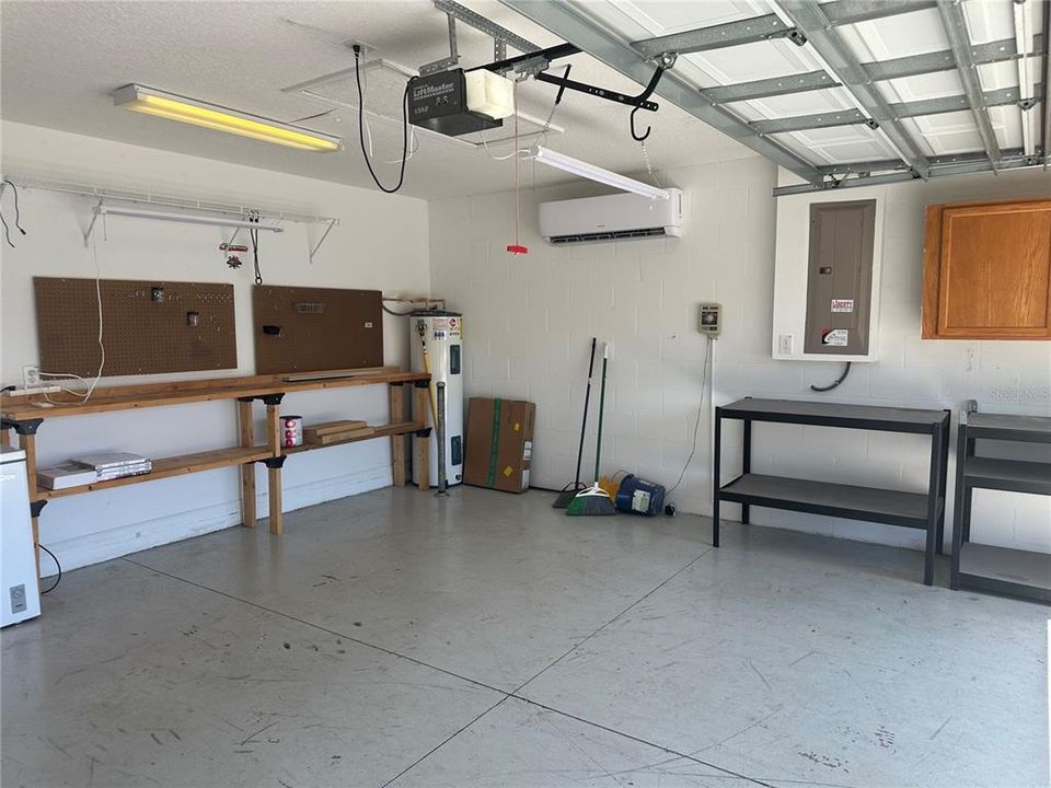 For Rent: $2,600 (4 beds, 2 baths, 1990 Square Feet)