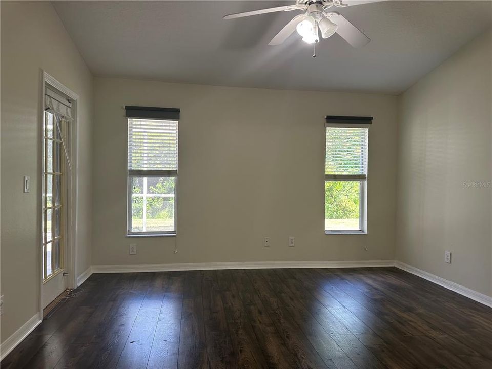 For Rent: $2,600 (4 beds, 2 baths, 1990 Square Feet)
