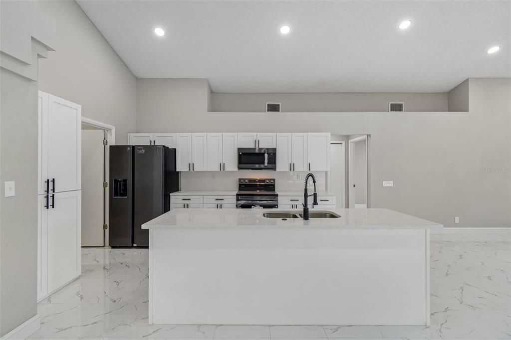 En Venta: $409,000 (3 camas, 2 baños, 1809 Pies cuadrados)