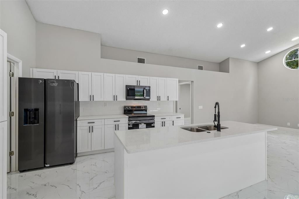 En Venta: $409,000 (3 camas, 2 baños, 1809 Pies cuadrados)