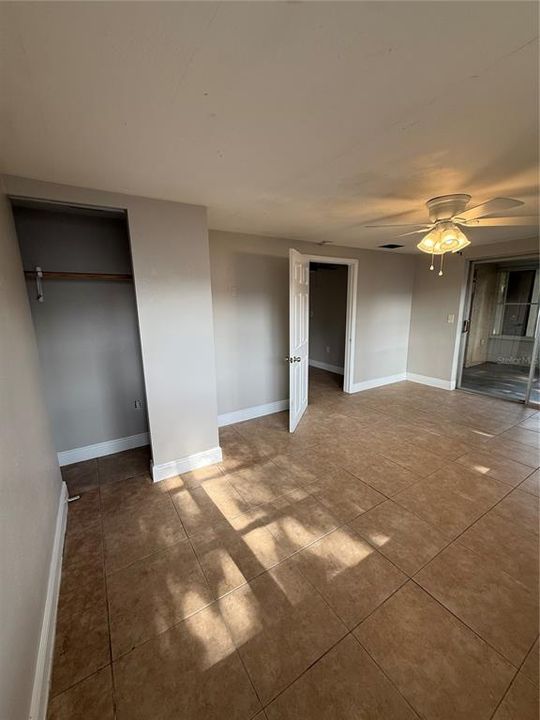 For Rent: $1,800 (3 beds, 1 baths, 1250 Square Feet)