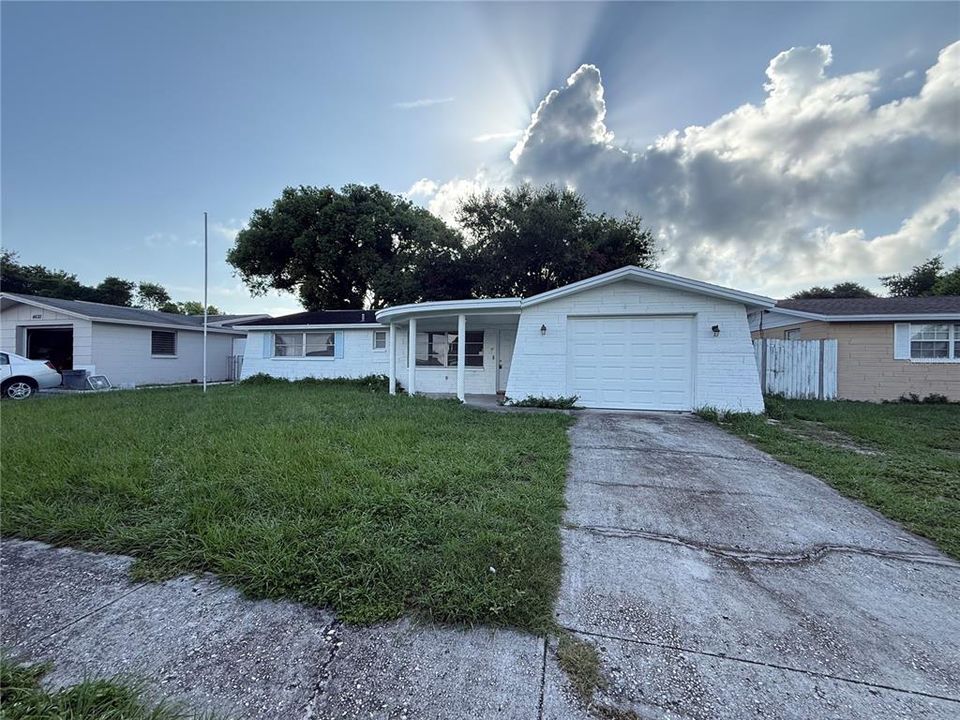 For Rent: $1,800 (3 beds, 1 baths, 1250 Square Feet)