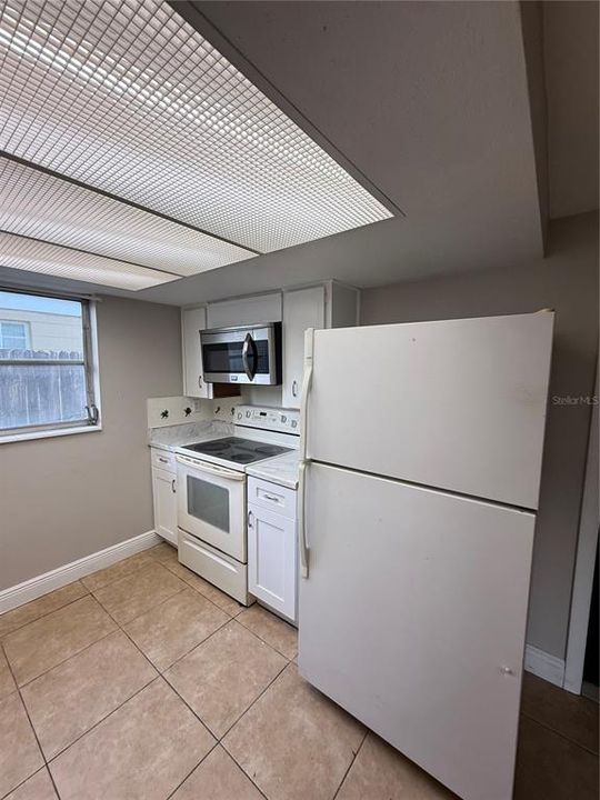 For Rent: $1,800 (3 beds, 1 baths, 1250 Square Feet)