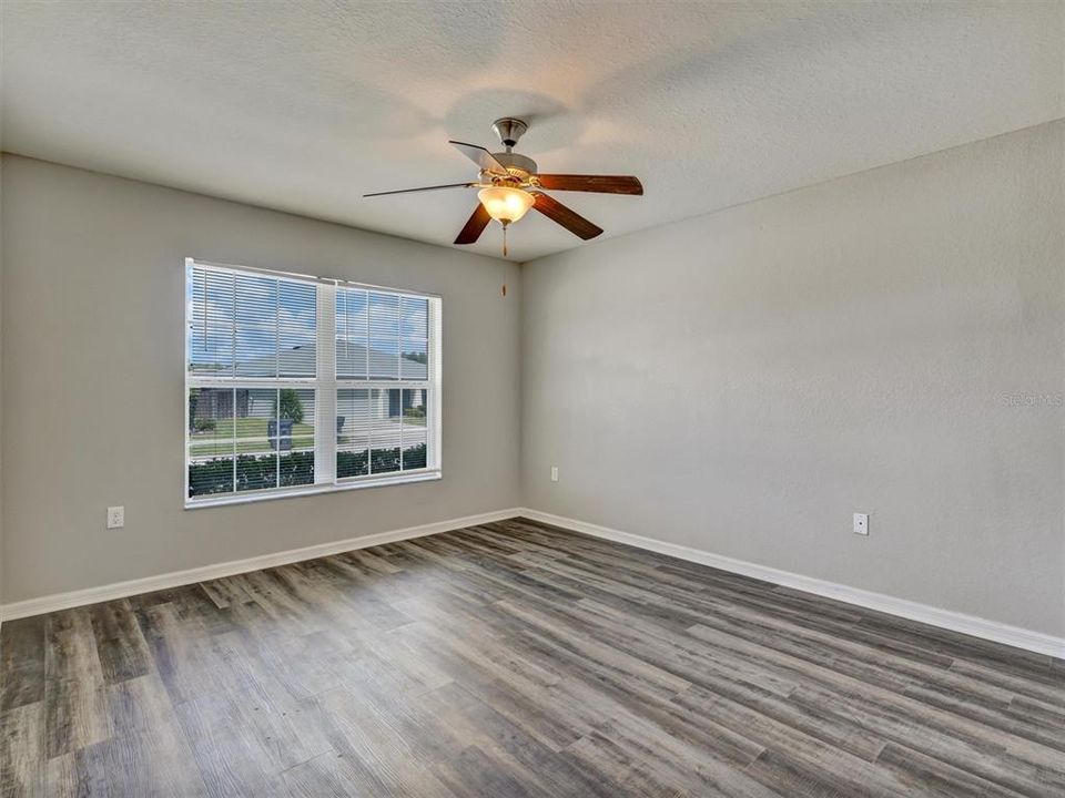 For Rent: $1,950 (4 beds, 2 baths, 1600 Square Feet)