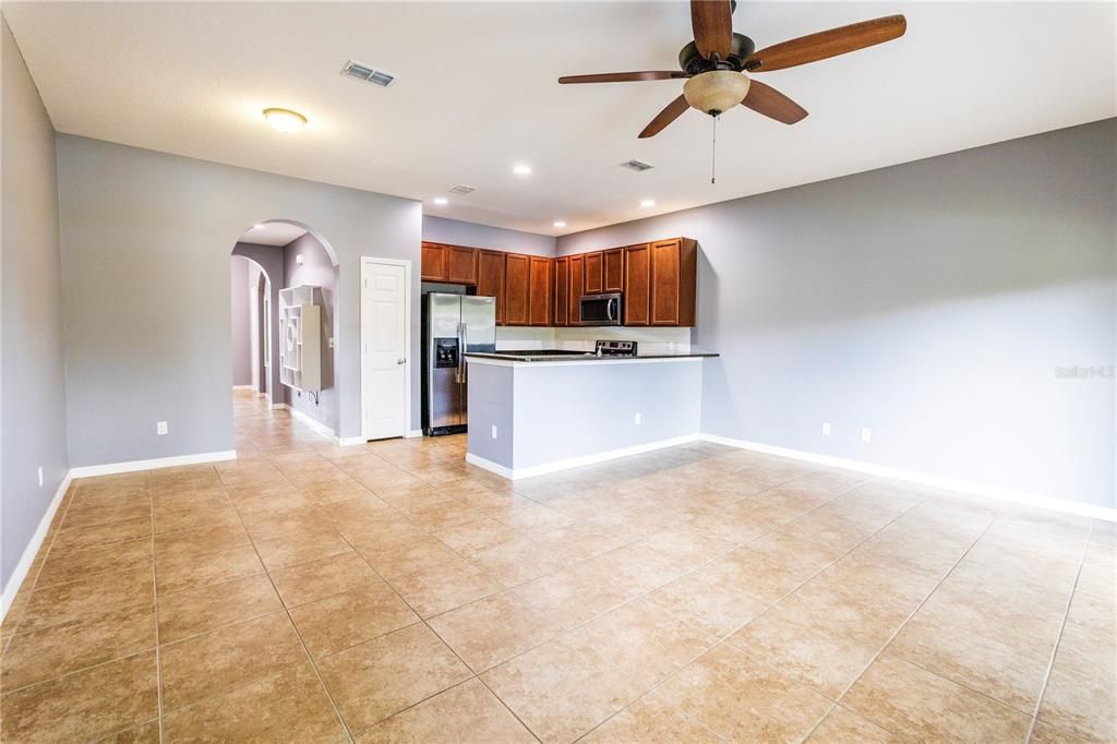 For Rent: $2,195 (3 beds, 3 baths, 1472 Square Feet)