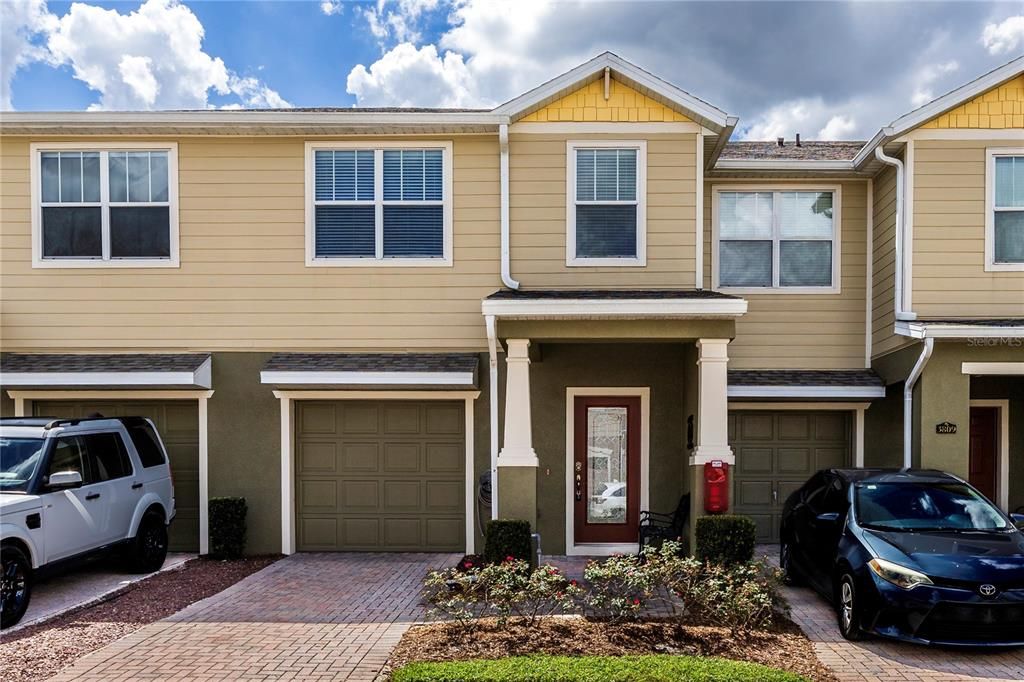 For Rent: $2,195 (3 beds, 3 baths, 1472 Square Feet)