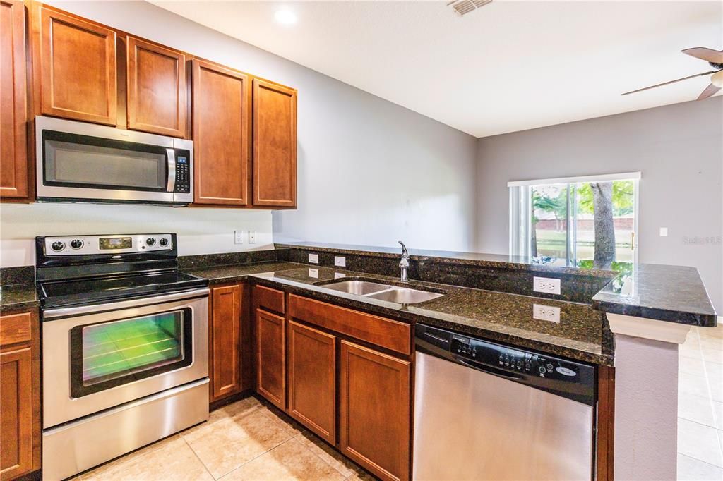 For Rent: $2,195 (3 beds, 3 baths, 1472 Square Feet)