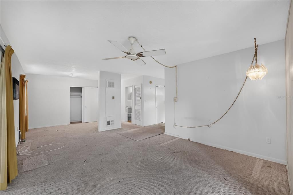 For Sale: $119,000 (2 beds, 2 baths, 1272 Square Feet)