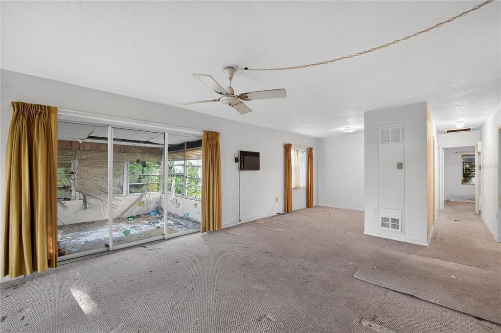 For Sale: $119,000 (2 beds, 2 baths, 1272 Square Feet)