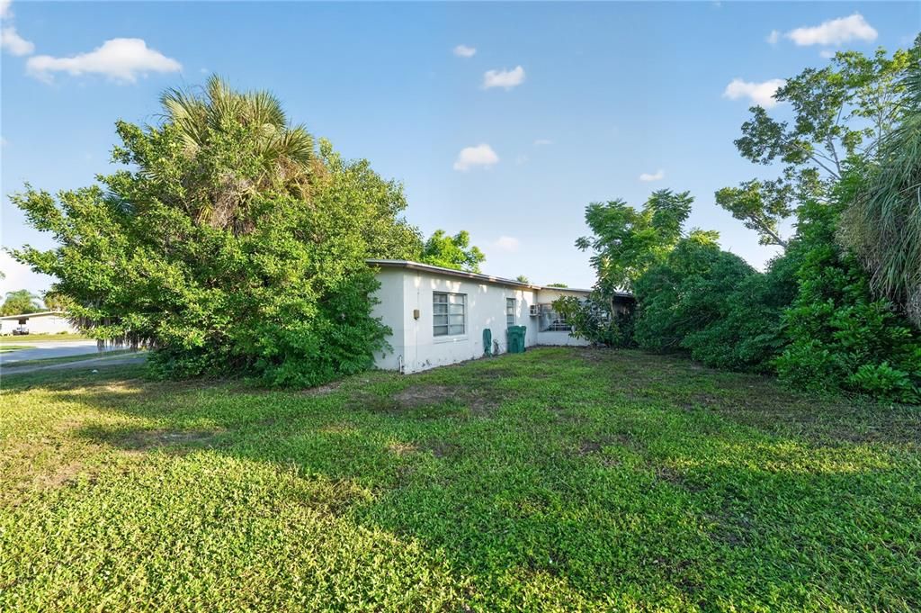 For Sale: $119,000 (2 beds, 2 baths, 1272 Square Feet)