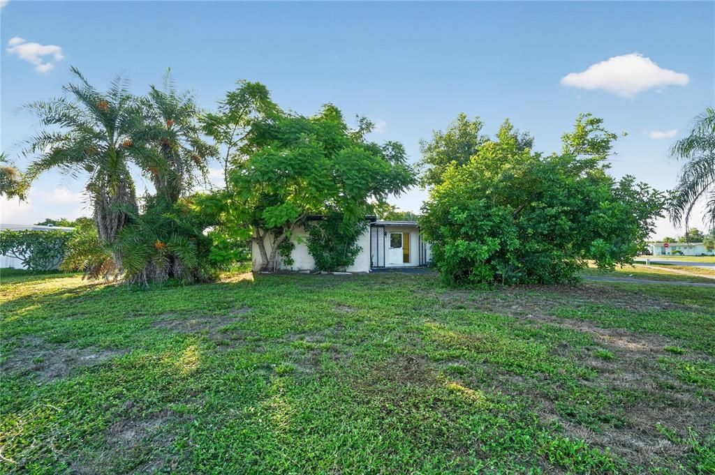 For Sale: $119,000 (2 beds, 2 baths, 1272 Square Feet)