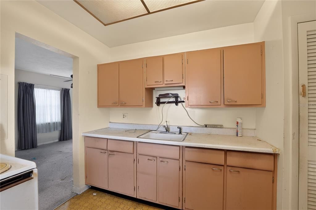 For Sale: $119,000 (2 beds, 2 baths, 1272 Square Feet)