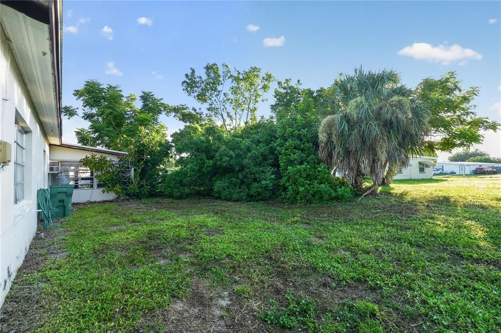 For Sale: $119,000 (2 beds, 2 baths, 1272 Square Feet)