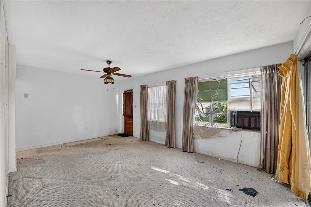 For Sale: $119,000 (2 beds, 2 baths, 1272 Square Feet)