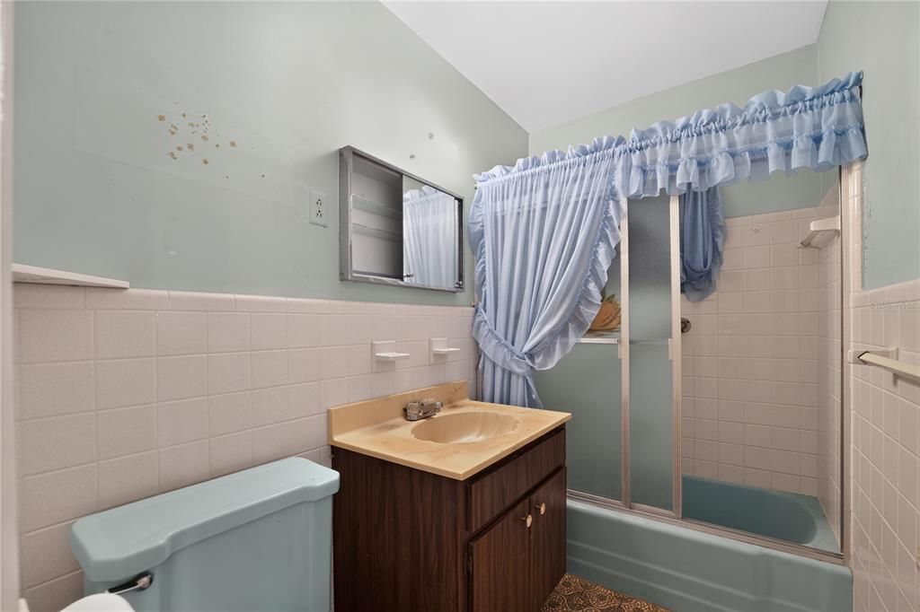 For Sale: $119,000 (2 beds, 2 baths, 1272 Square Feet)