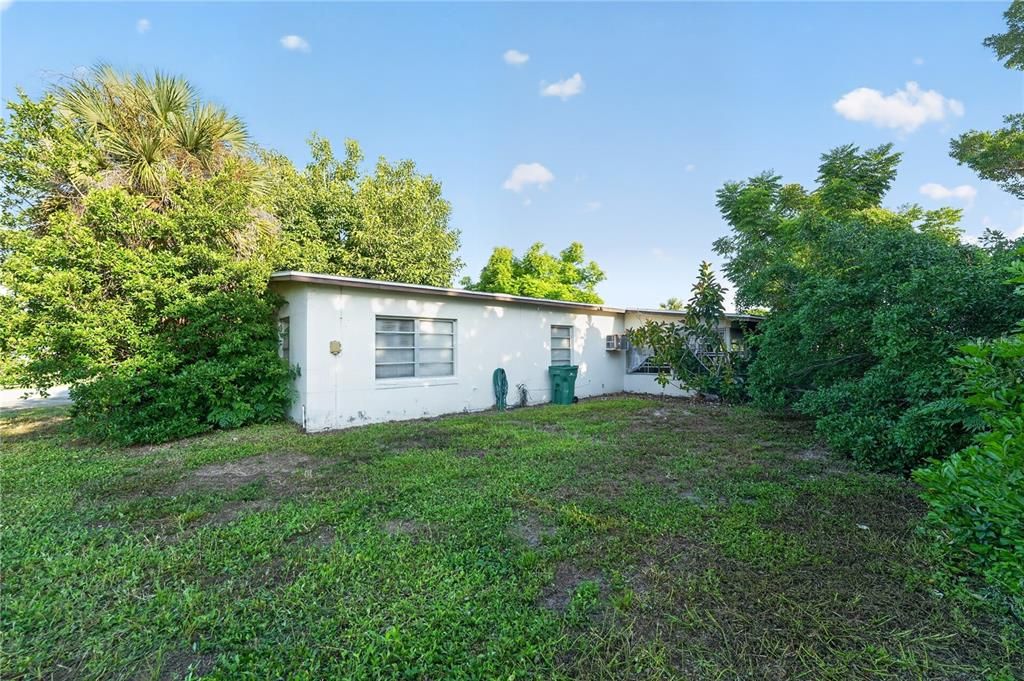 For Sale: $119,000 (2 beds, 2 baths, 1272 Square Feet)