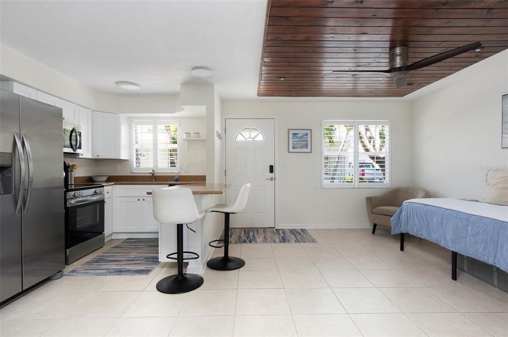 For Rent: $1,749 (1 beds, 1 baths, 573 Square Feet)