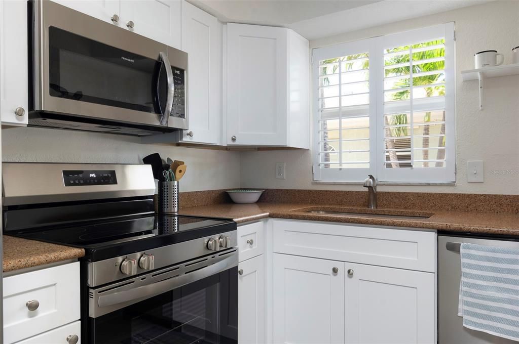 For Rent: $1,749 (1 beds, 1 baths, 573 Square Feet)