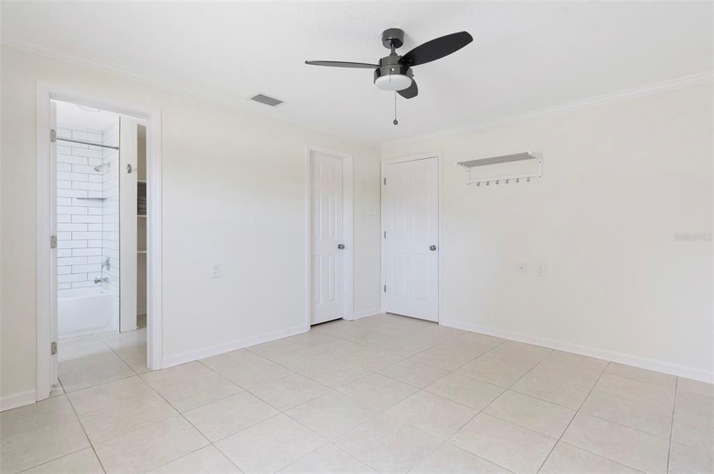For Rent: $1,749 (1 beds, 1 baths, 573 Square Feet)
