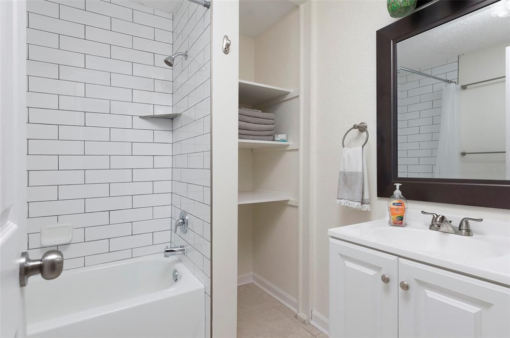 For Rent: $1,749 (1 beds, 1 baths, 573 Square Feet)