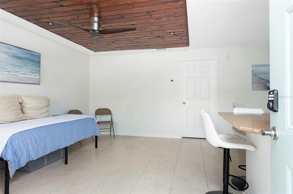 For Rent: $1,749 (1 beds, 1 baths, 573 Square Feet)