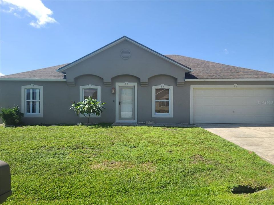For Sale: $295,999 (3 beds, 2 baths, 1600 Square Feet)