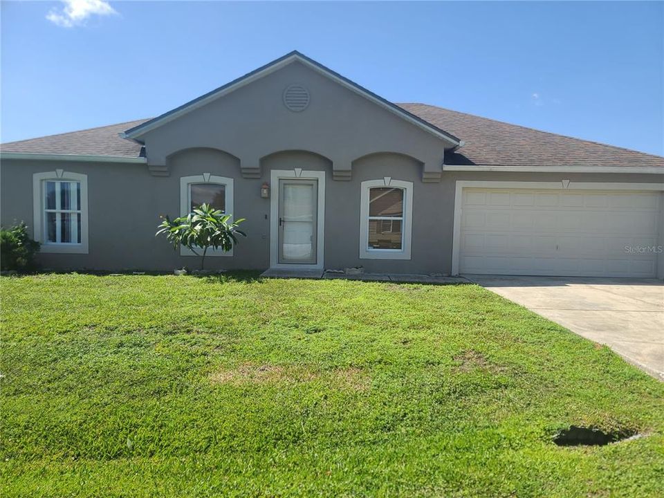 For Sale: $295,999 (3 beds, 2 baths, 1600 Square Feet)