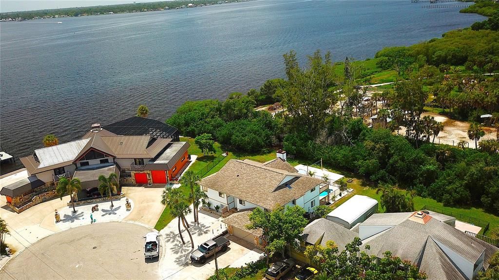 For Sale: $920,000 (5 beds, 3 baths, 4350 Square Feet)
