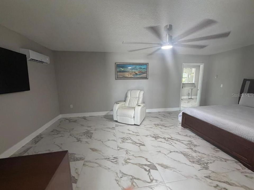 For Sale: $920,000 (5 beds, 3 baths, 4350 Square Feet)