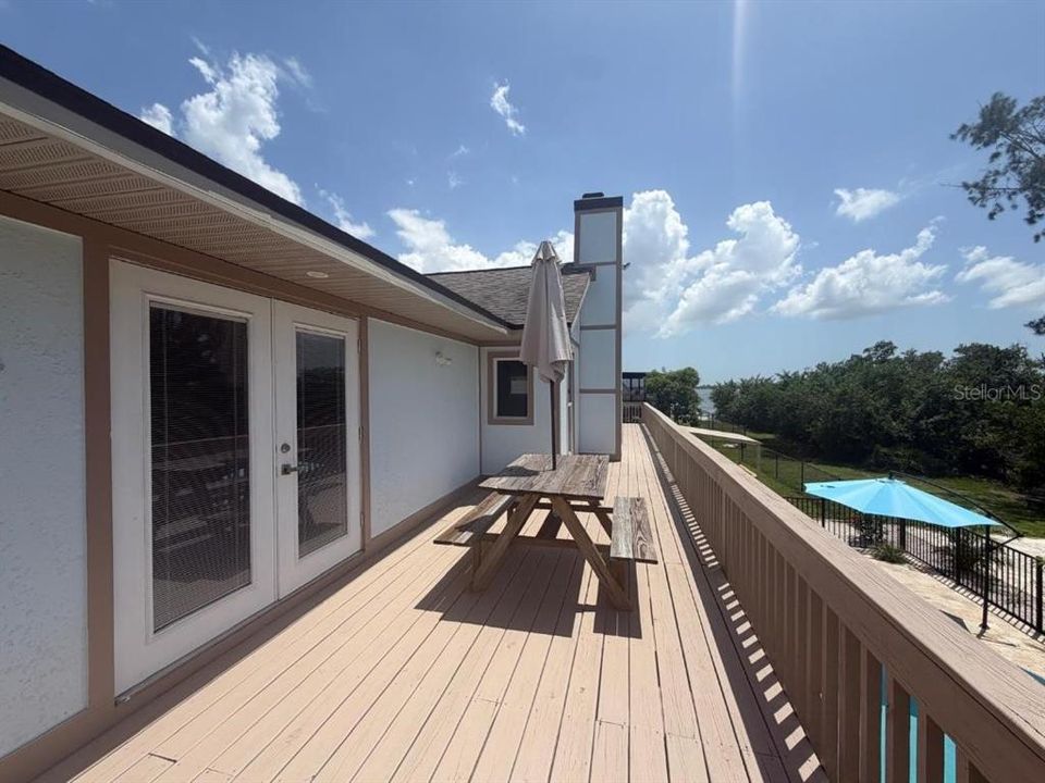 For Sale: $920,000 (5 beds, 3 baths, 4350 Square Feet)