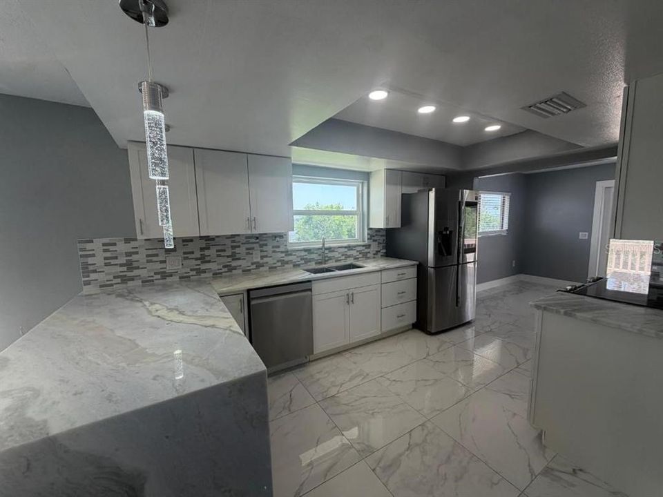 For Sale: $920,000 (5 beds, 3 baths, 4350 Square Feet)