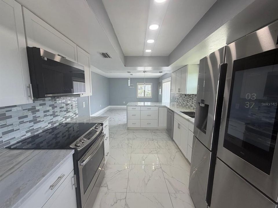 For Sale: $920,000 (5 beds, 3 baths, 4350 Square Feet)