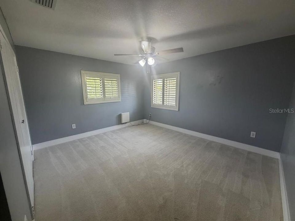 For Sale: $920,000 (5 beds, 3 baths, 4350 Square Feet)