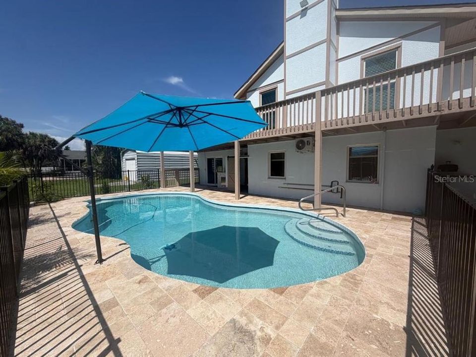 For Sale: $920,000 (5 beds, 3 baths, 4350 Square Feet)