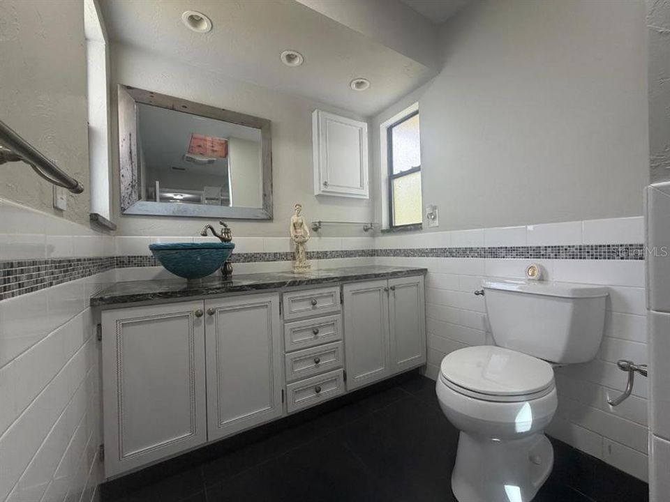 For Sale: $920,000 (5 beds, 3 baths, 4350 Square Feet)