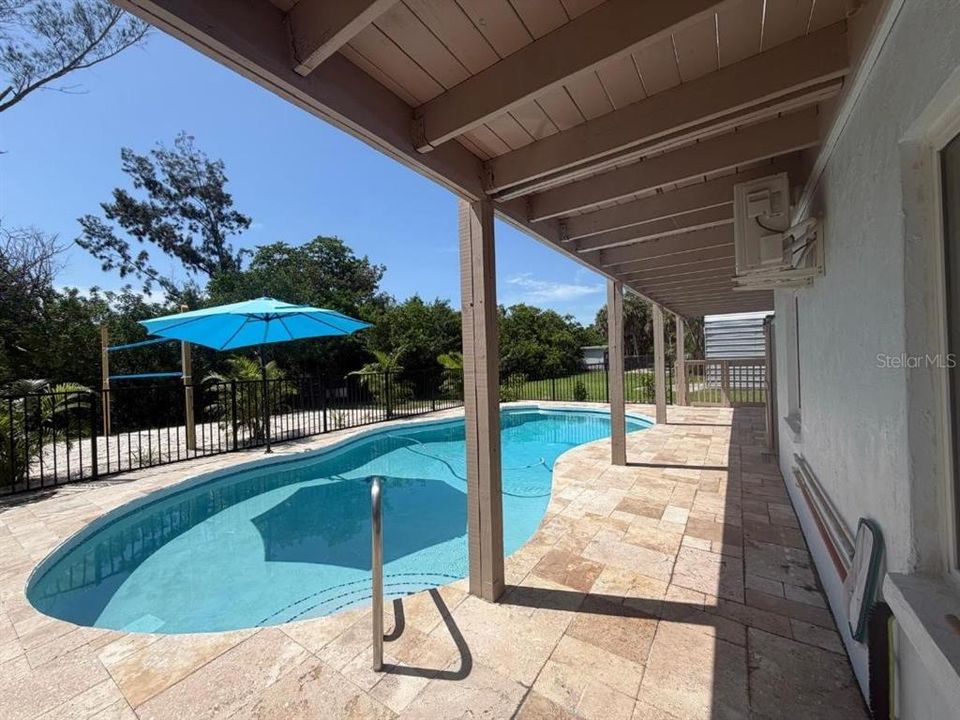 For Sale: $920,000 (5 beds, 3 baths, 4350 Square Feet)