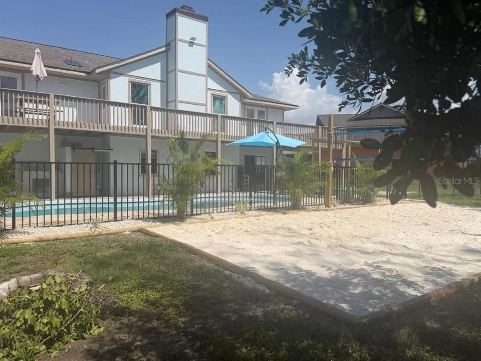 For Sale: $920,000 (5 beds, 3 baths, 4350 Square Feet)