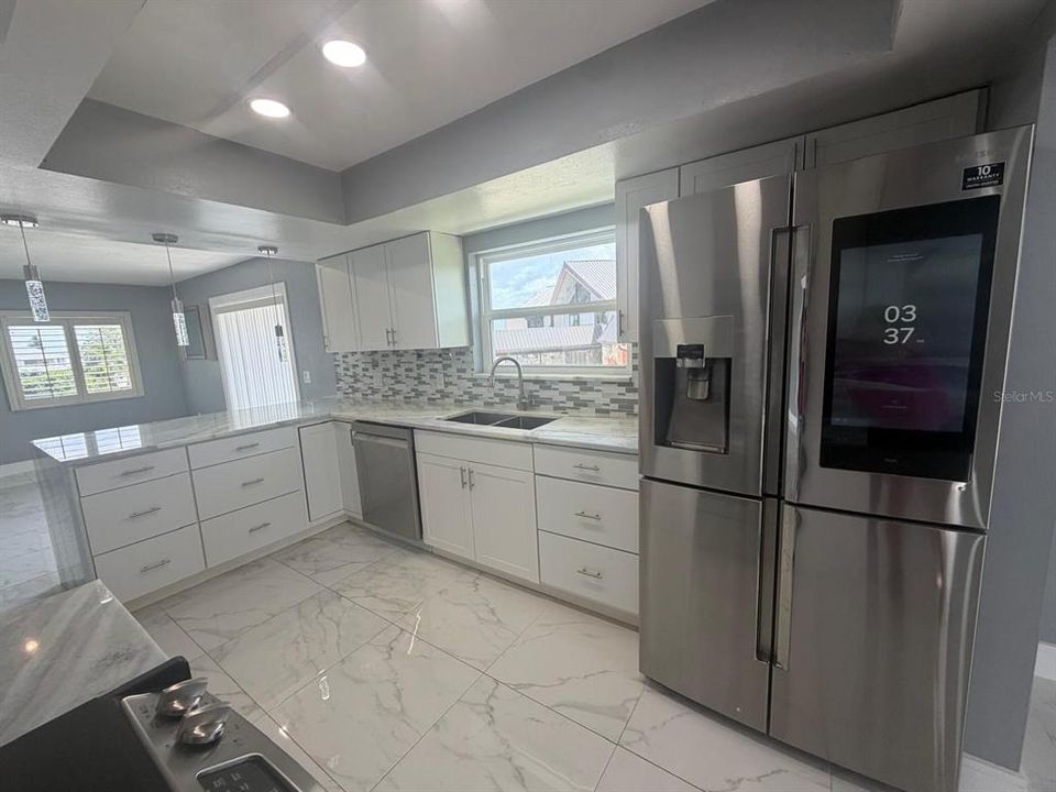 For Sale: $920,000 (5 beds, 3 baths, 4350 Square Feet)