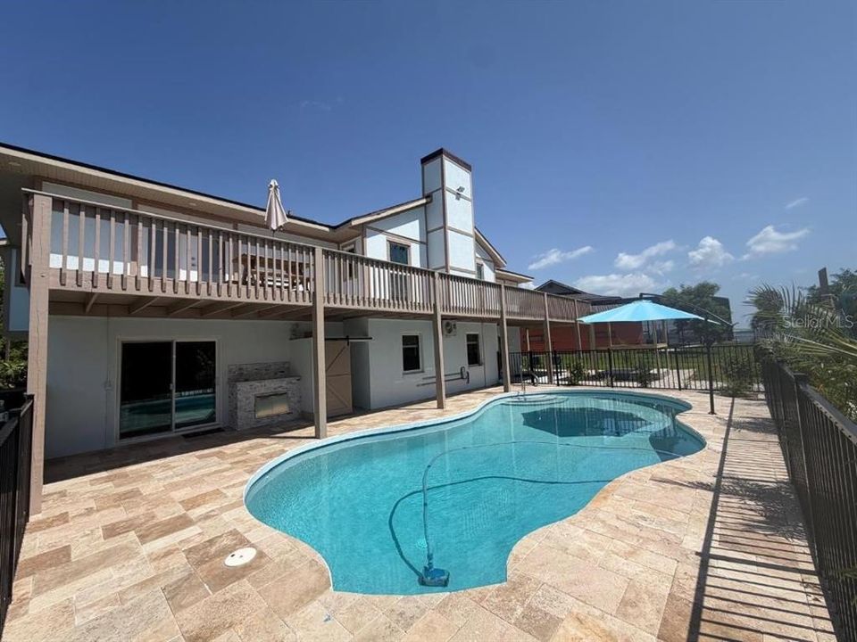 For Sale: $920,000 (5 beds, 3 baths, 4350 Square Feet)