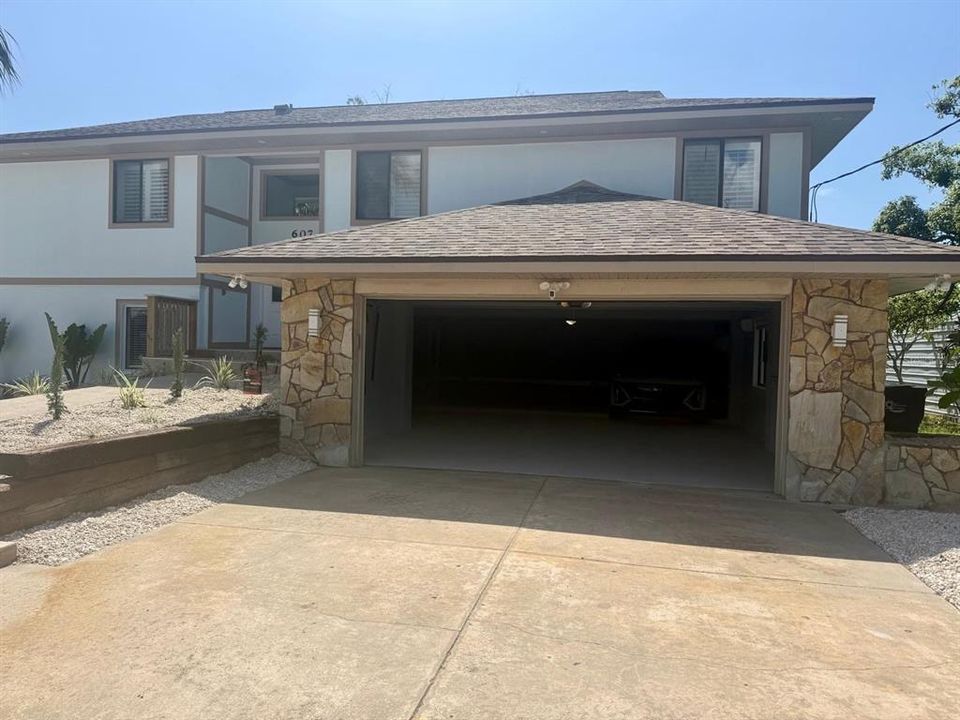 For Sale: $920,000 (5 beds, 3 baths, 4350 Square Feet)