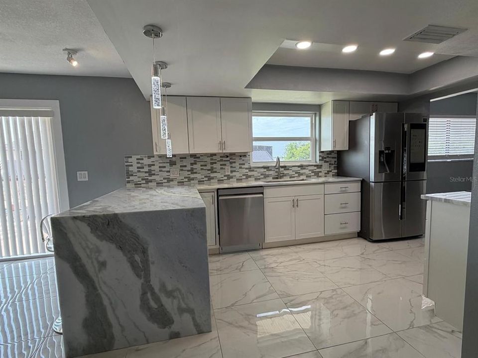 For Sale: $920,000 (5 beds, 3 baths, 4350 Square Feet)